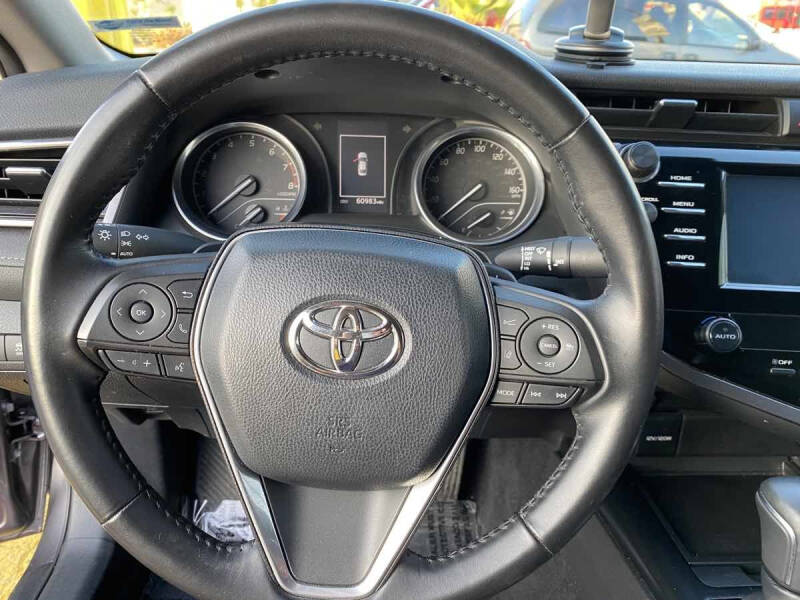 2018 Toyota Camry SE