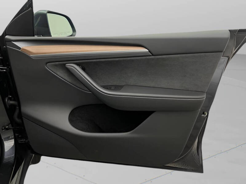 2025 Tesla Model Y Long Range