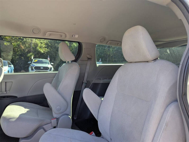 2017 Toyota Sienna L 7-Passenger