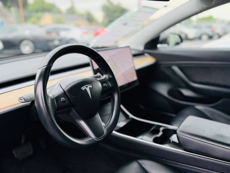 2019 Tesla Model 3 Standard Range