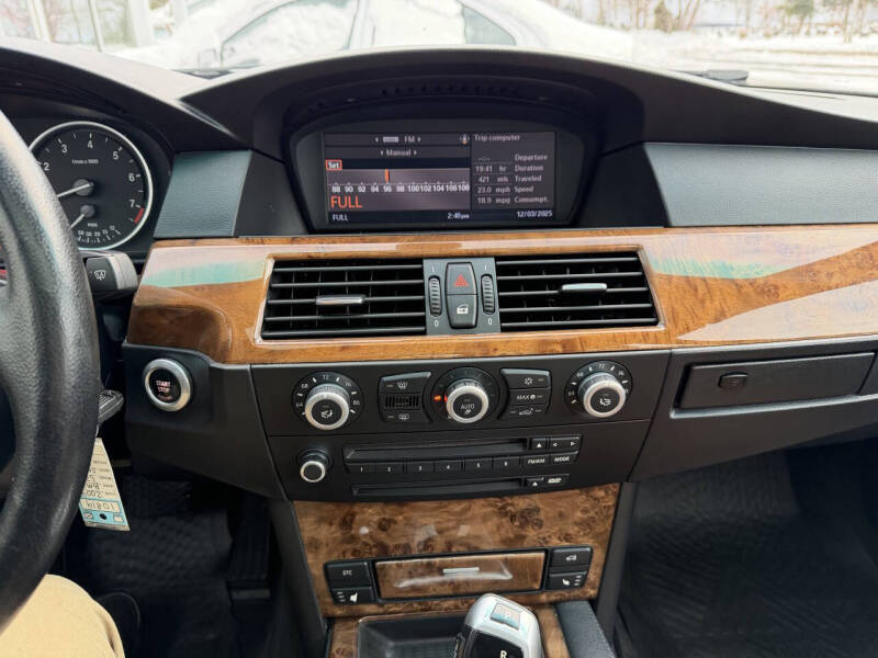 2009 BMW 5 Series 528i xDrive