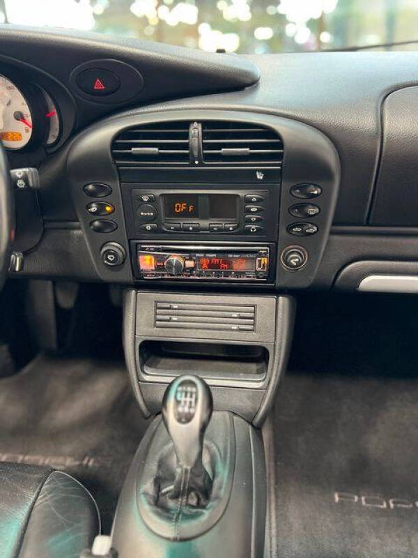 2004 Porsche 911 Carrera