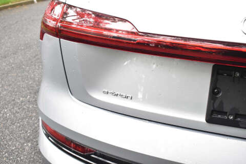 2021 Audi e-tron quattro Premium Plus