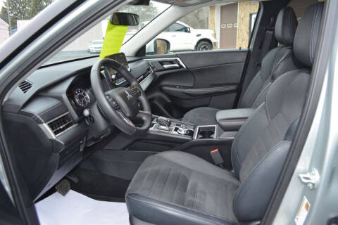 2024 Mitsubishi Outlander SE