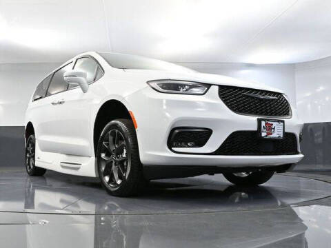 2022 Chrysler Pacifica Touring L