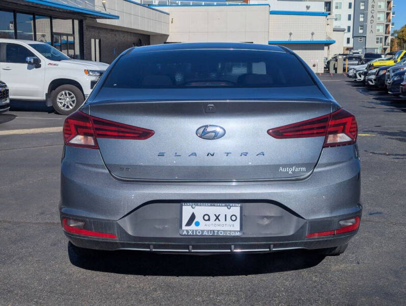 2019 Hyundai Elantra SE