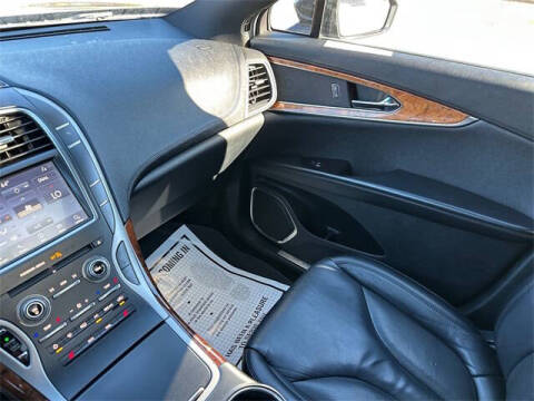 2019 Lincoln Nautilus Select