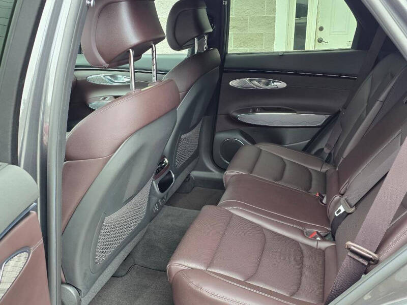 2023 Genesis GV70 2.5T Standard