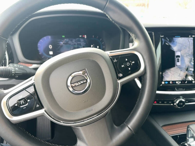 2025 Volvo V60 Cross Country B5 Plus