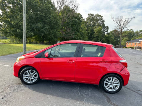 2012 Toyota Yaris 5-Door LE