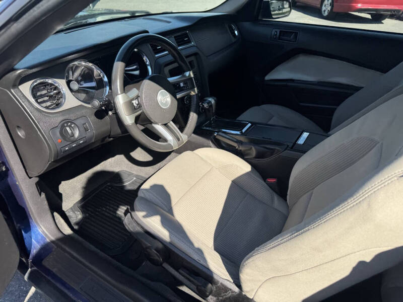 2012 Ford Mustang V6
