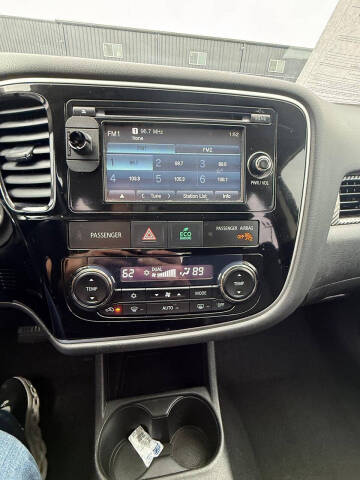 2015 Mitsubishi Outlander SE