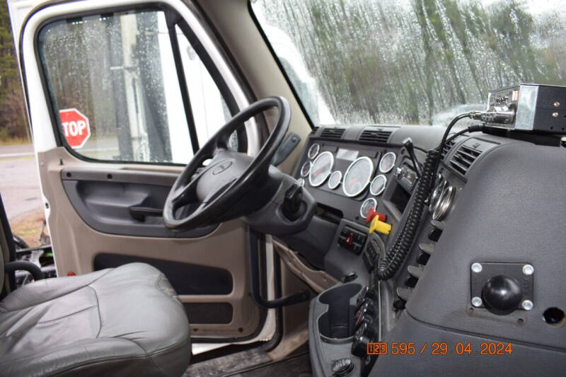 2016 Freightliner Cascadia