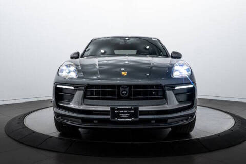2025 Porsche Macan T
