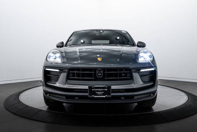 2025 Porsche Macan T
