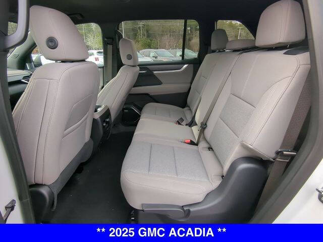 2025 GMC Acadia Elevation