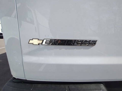 2025 Chevrolet Express 2500