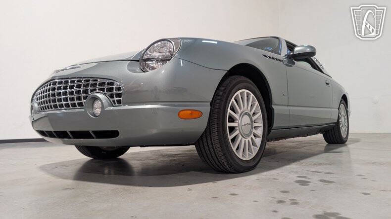 2004 Ford Thunderbird