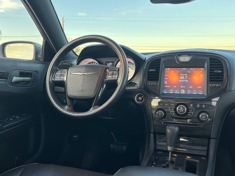 2014 Chrysler 300 C John Varvatos Limited Edition