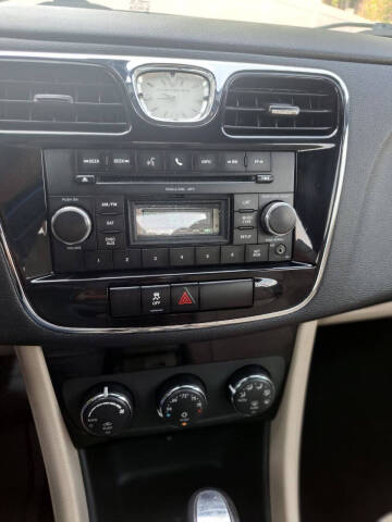 2011 Chrysler 200 Touring