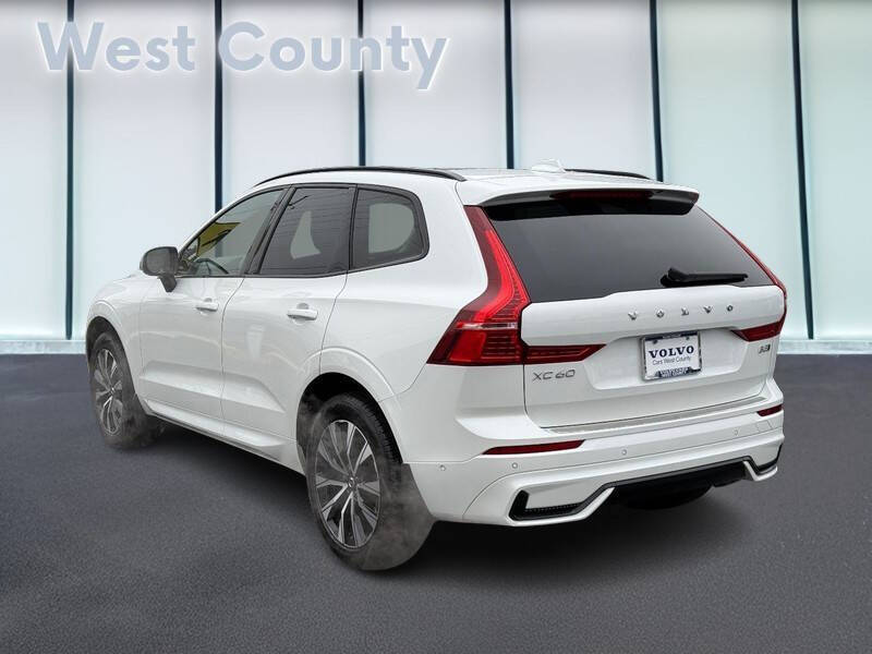 2024 Volvo XC60 B5 Plus Dark Theme