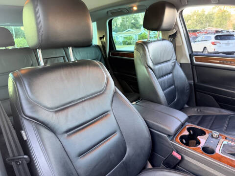 2014 Volkswagen Touareg V6 Sport