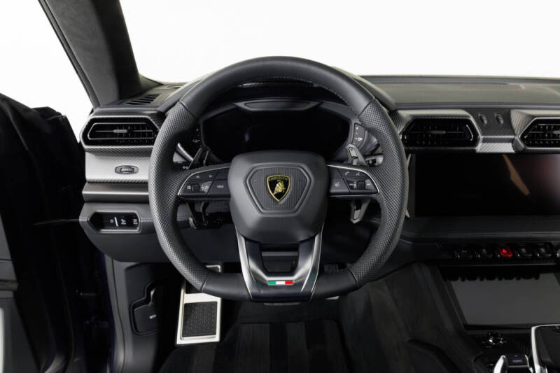 2025 Lamborghini Urus SE
