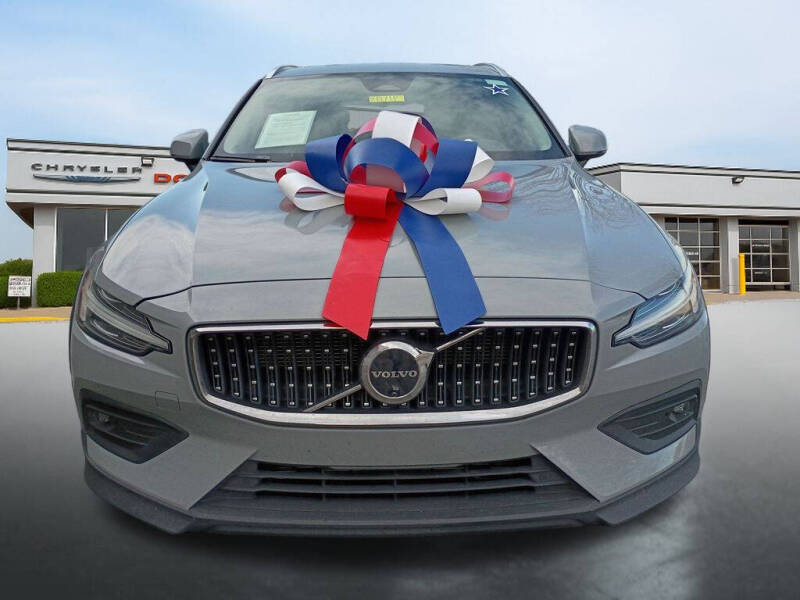 2025 Volvo V60 Cross Country B5 Plus