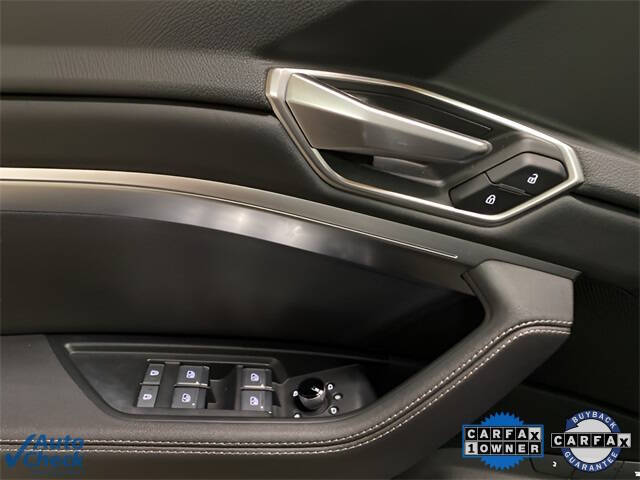 2023 Audi e-tron quattro Premium Plus