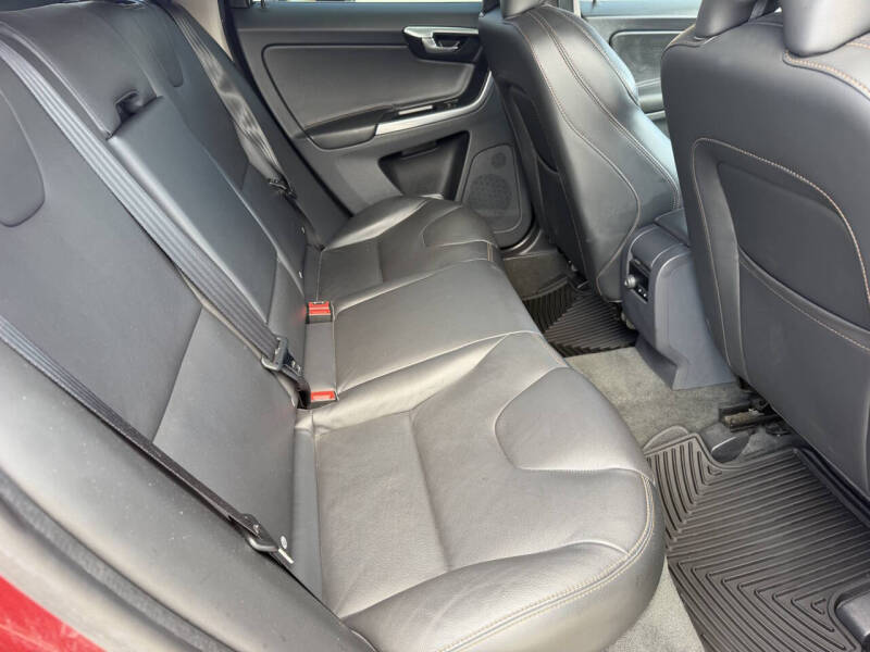 2017 Volvo XC60 T6 Dynamic