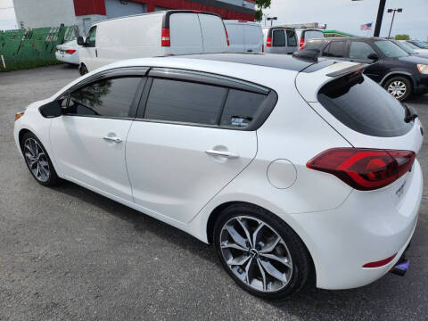 2017 Kia Forte5 SX