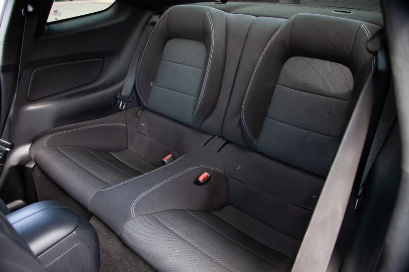 2016 Ford Mustang V6