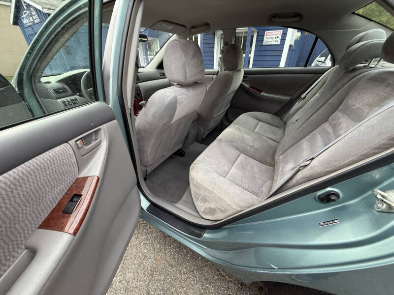 2005 Toyota Corolla LE