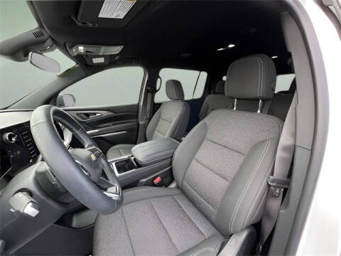 2024 Chevrolet Traverse LS