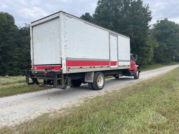 2001 International 4900