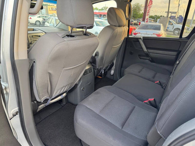 2005 Nissan Armada SE