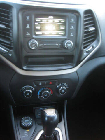 2016 Jeep Cherokee Sport