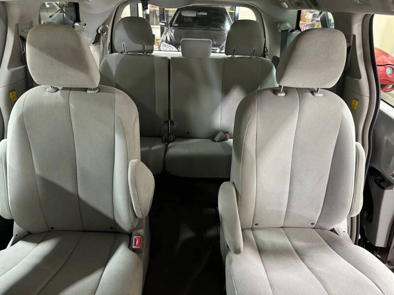 2012 Toyota Sienna