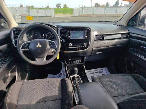 2020 Mitsubishi Outlander ES