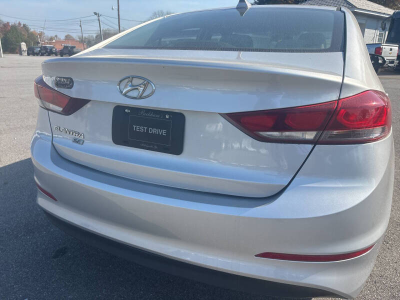 2017 Hyundai Elantra SE