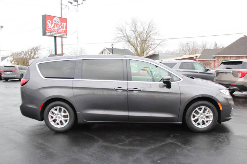 2023 Chrysler Pacifica Touring L
