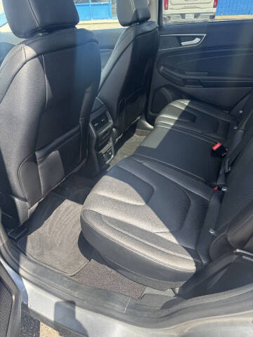 2020 Ford Edge Titanium