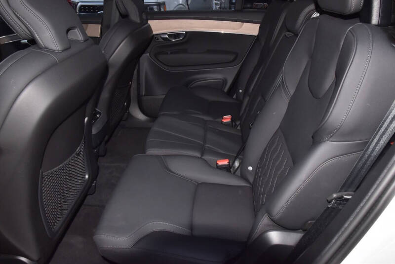 2025 Volvo XC90 B6 Plus Bright Theme 7P