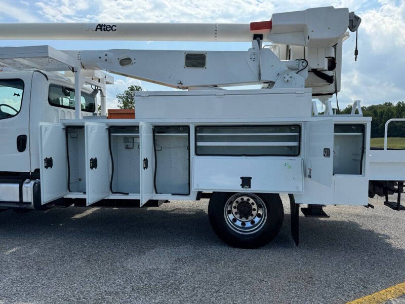 2013 Freightliner M2 106