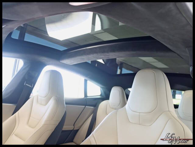 2015 Tesla Model S 90D