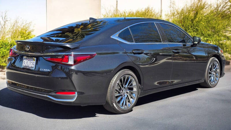 2024 Lexus ES 300h Luxury