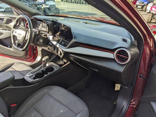 2025 Chevrolet Trax RS