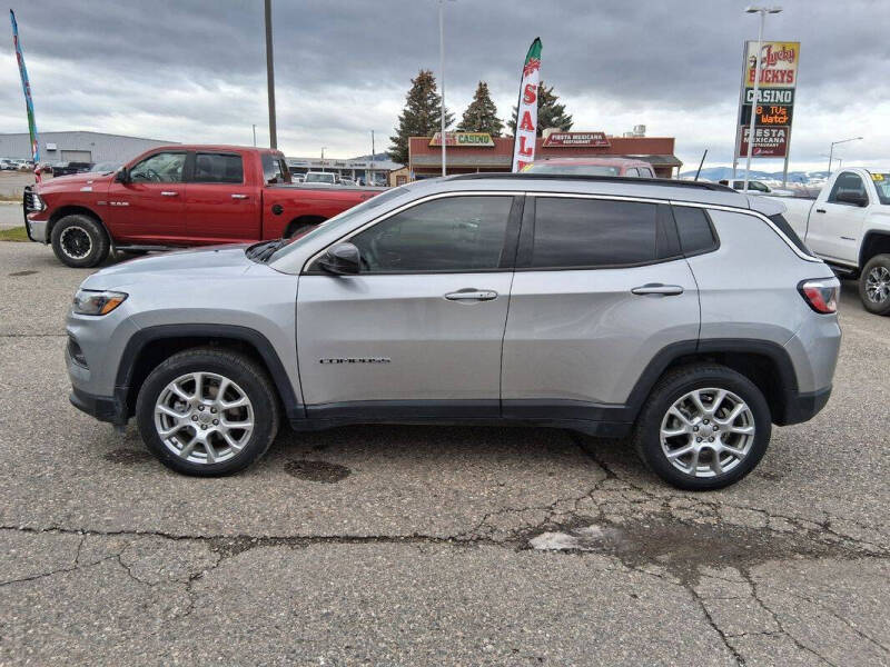 2022 Jeep Compass Latitude Lux