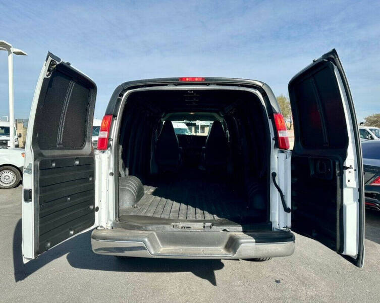 2023 Chevrolet Express 3500