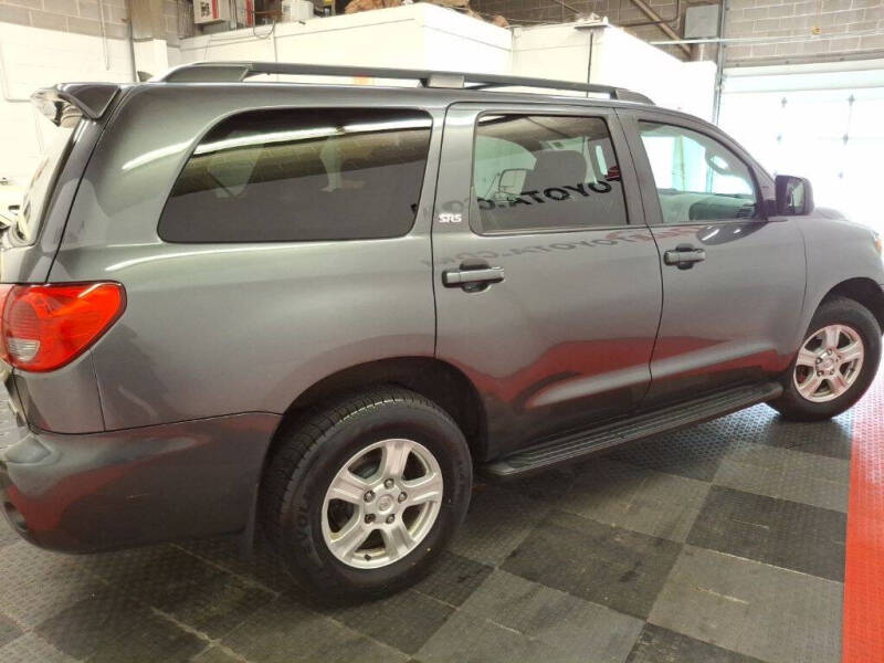 2016 Toyota Sequoia SR5